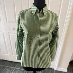 Green and white striped wrinkle free Foxcroft shirt sizd 6P